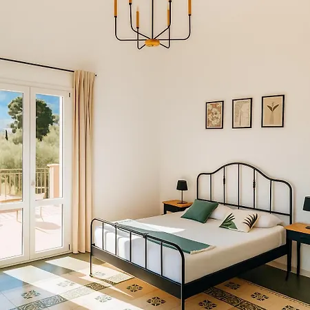 Oda ve Kahvaltı Bona 4*